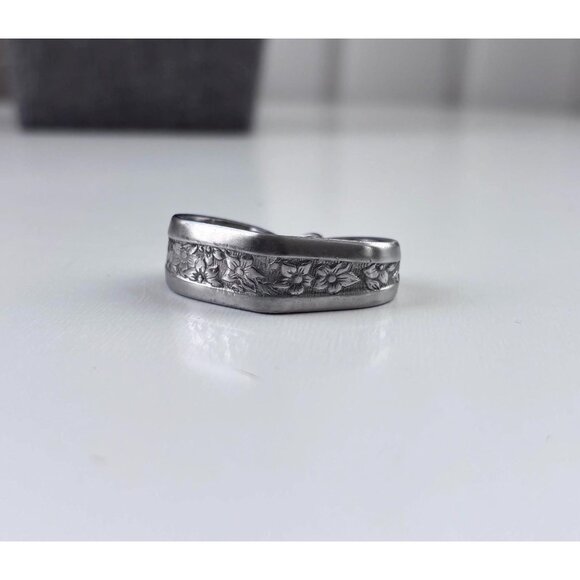 Handmade Floral Print Spoon Heart Pendant Necklace: Silvetware Jewelry - Picture 4 of 9